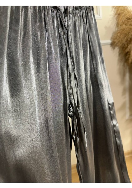 Gri Beli Bağcıklı Parlak Bol Paça Pantolon