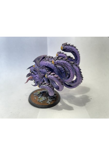 Beholder Boyalı Figür 20 cm