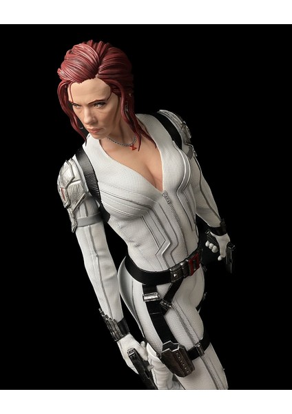 Black Widow Natasha Scarlett Johansson Boyalı Figür 40 cm (Giga Boy)