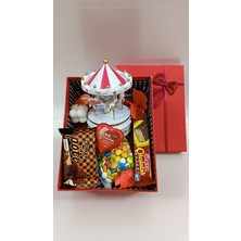 Sürpriz Sepeti 14 Şubat Sevgililer Günü Özel Konsept Atlıkarınca, Kek, Çikolatalı Gofret, Bonibon Vs Hediye Kutusu