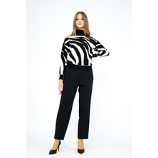 On Fashion 23374-23K Dik Yaka Omuzu Açık Zebra Kazak