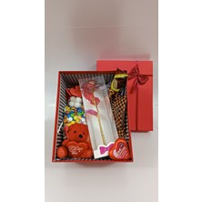 Sürpriz Sepeti 14 Şubat Sevgililer Günü Özel Konsept Sonsuzluk Gülü, Bonibon, Ayıcık Vs. Hediye Kutusu