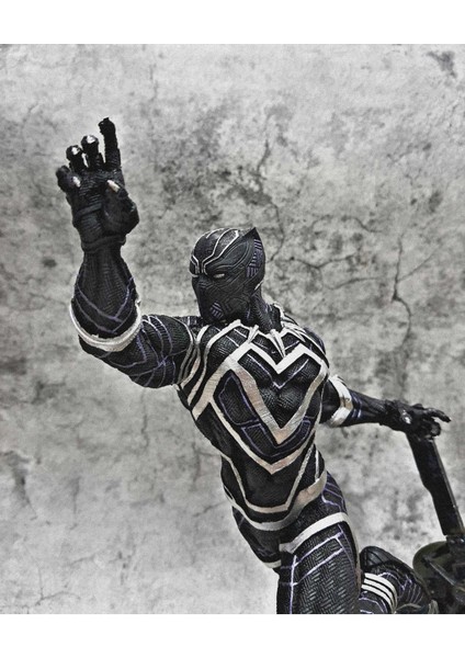 Black Panther Vs Captain Amerika Boyalı Figür 25 cm Dev Boy