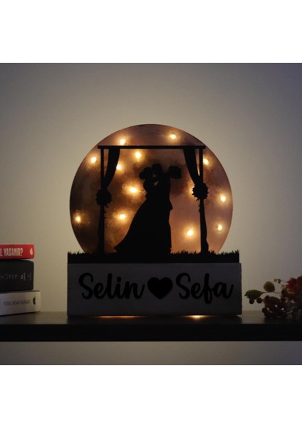 Işıklı Pleksi Dolunay Kişiselleştirilebilir Biblo Mariage Sarılan Gelin Damat Anahtar Askılığı