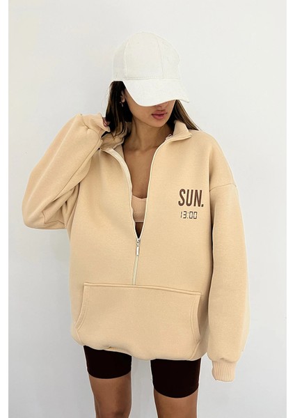 Sun Victoria Dik Yaka Fermualı Oversize 3 Iplik Içi Şardonlu Baskılı Sweatshirt