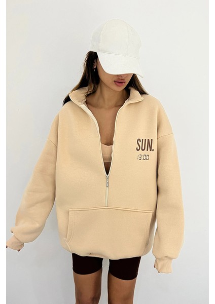 Sun Victoria Dik Yaka Fermualı Oversize 3 Iplik Içi Şardonlu Baskılı Sweatshirt