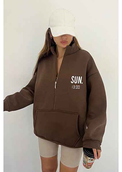 Sun Victoria Dik Yaka Fermualı Oversize 3 Iplik Içi Şardonlu Baskılı Sweatshirt