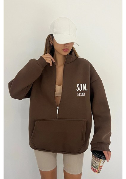 Sun Victoria Dik Yaka Fermualı Oversize 3 Iplik Içi Şardonlu Baskılı Sweatshirt