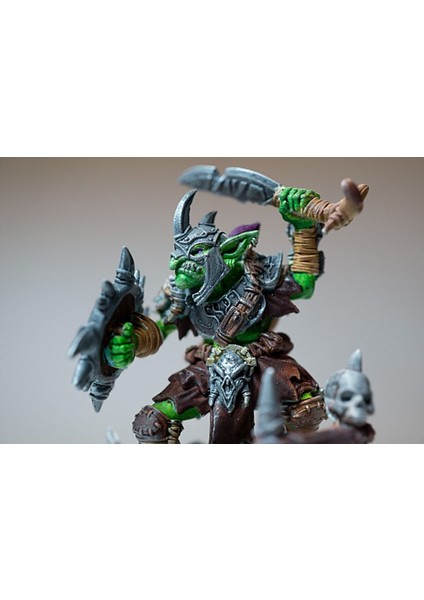 Legend Of Keepers Goblin Boyalı Figür 17 cm