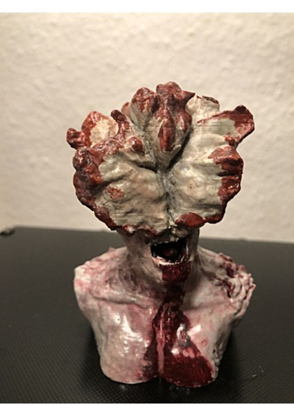 The Last Of Us Takırdayan Boyalı Figür 10 cm