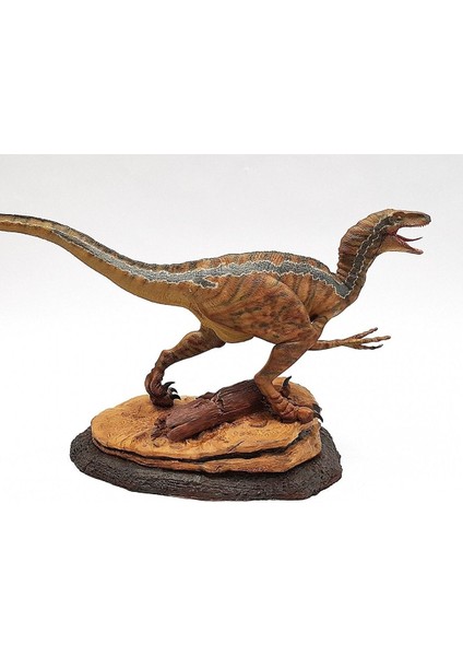 Velociraptor Jurassic World Boyalı Figür 38 cm (Dev Boy)