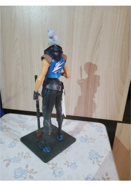 Valrant Jett Boyalı Figür 22 cm (Büyük Boy)