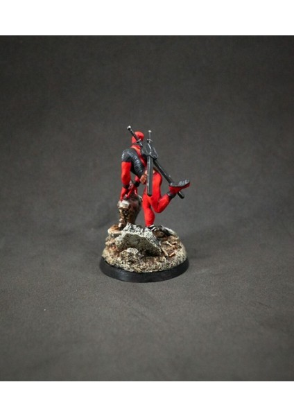 Deadpool Zafer Sevinci Boyalı Figür 20 cm (Büyük Boy)