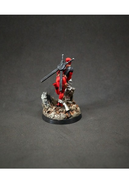 Deadpool Zafer Sevinci Boyalı Figür 20 cm (Büyük Boy)