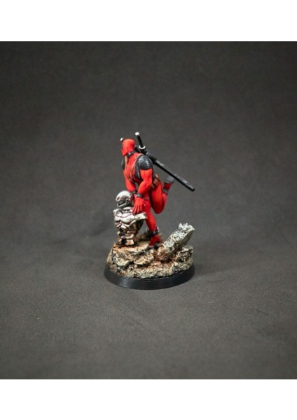Deadpool Zafer Sevinci Boyalı Figür 20 cm (Büyük Boy)