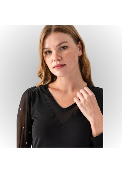 Kadın Siyah V Yaka Kolları Inci Detaylı Transparan Kollu Jarse Bluz fırsatları