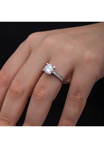 Gümüş Tek Taş Kadın Yüzük SL6875