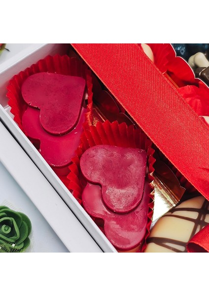 Sevgililer Günü Dark Kalp ve Figür Çikolata Kutusu modelleri