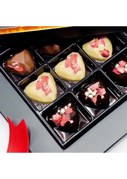 Spesiyal Kalp Çikolata Çilek Dolgulu 9'lu indirimleri