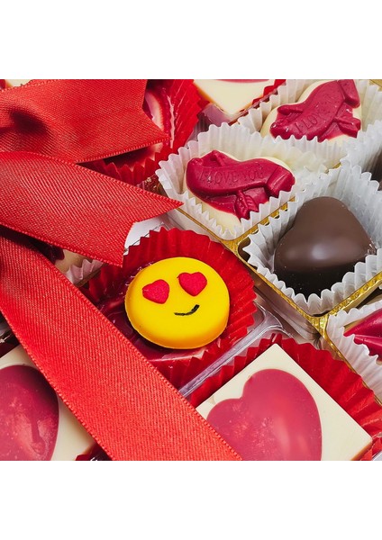 Sevgililer Günü Temalı Emoji ve Figür Çikolata Kutusu