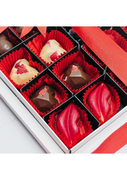 Sevgililer Günü Kalp Figür Çikolatalı Delux Spesiyal fırsatları