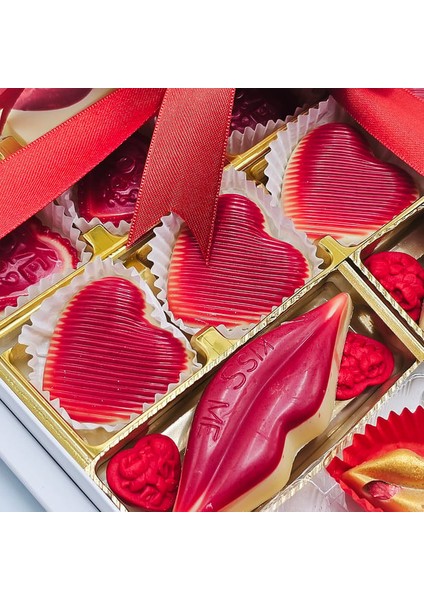 Sevgililer Günü Temalı Dudak ve Figür Çikolata Kutusu fırsatları
