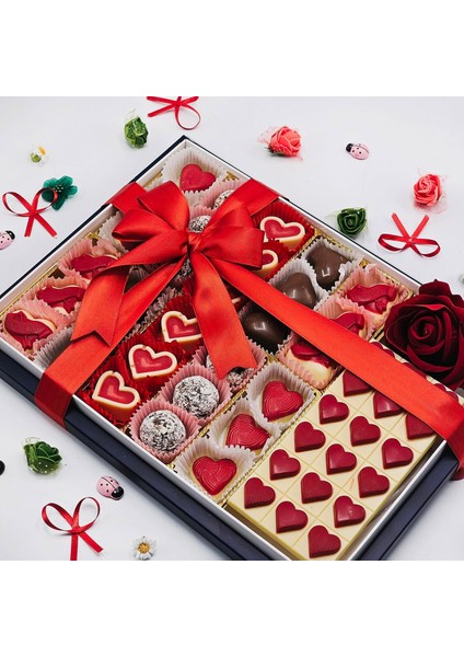 Sevgililer Günü Çiçekli Aşk Temalı Spesiyal Çikolata Kutusu modelleri