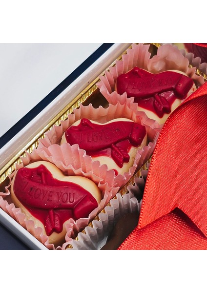 Sevgililer Günü Çiçekli Aşk Temalı Spesiyal Çikolata Kutusu fırsatları