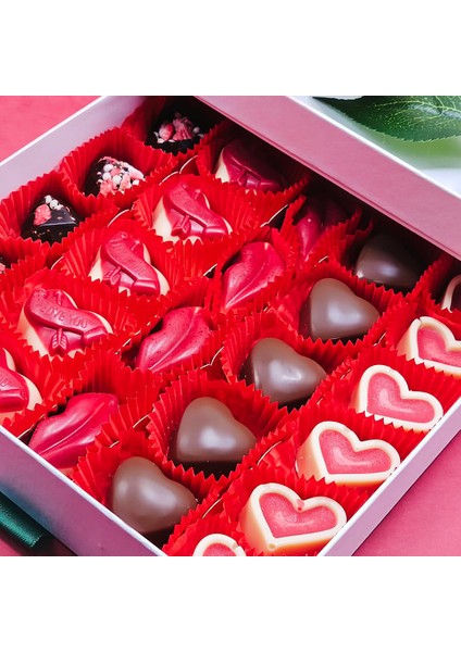 Sevgiliye Topuklu Ayakkabı Figürlü Büyük Spesiyal Çikolata Kutu fırsatları