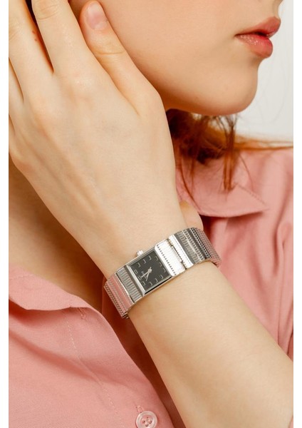 Noi Siyah Kadran Gümüş Kordon Kadın Kol Saat fiyatları