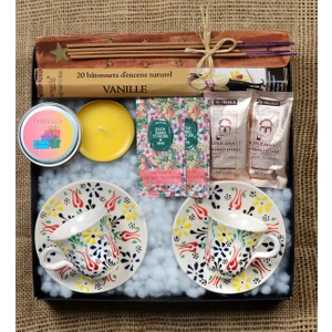 Fiorella Gift El Yapımı Çini Fincan Seti & Mum & Kahve & Tütsülük ve 1 Paket Tütsü & Mendil & Hediye Seti &  Hediye Kutusu & Doğum Günü & Sevgili & Yeni Iş Terfi