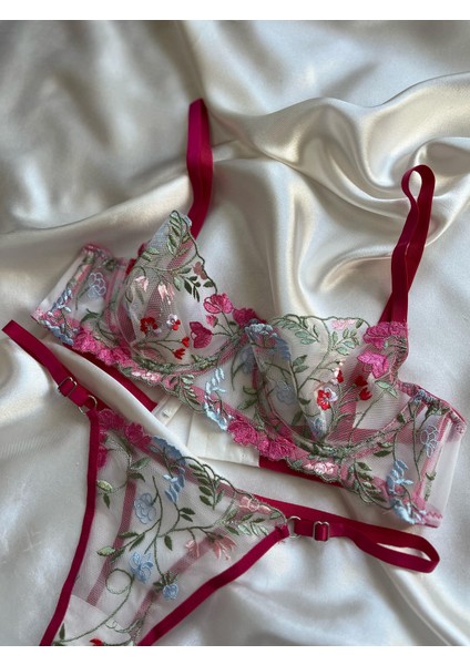 Pembe Çiçek Işlemeli Brode Balenli Bralet Sütyen Iç Çamaşır Takımı