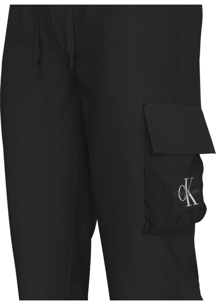 Normal Siyah Erkek Eşofman Altı J30J324683BEH fırsatları