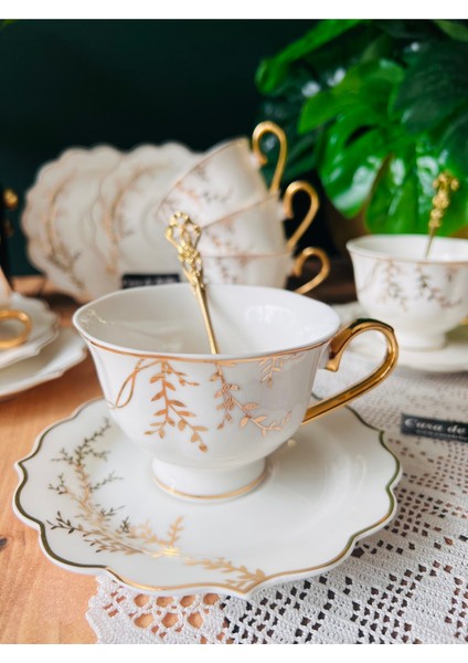 Çiçek Desenli 6 Kişilik Bone China Çay Fincanı