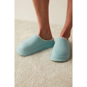 Kadın Penti Lilah Mint Yeşili Terlik Düz Taban ile Rahatlık ve Şıklığı Bir Arada Sunar