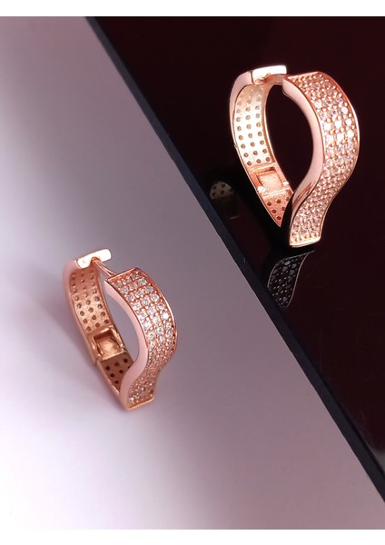 925 Ayar Gümüş Gold Zirkon Taşlı Kalp Tasarım Trend Kadın Halka Küpe Sevgililer Günü Hediye