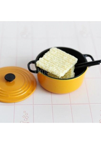 Sarı Stil Sevimli Mini 1:12 Ölçekli Dollhouse Minyatür Anında Erişte Kase Pot Pişirme Seti Barbies Için Blyth Bebek Maması Çocuklar Mutfak Oyuncak (Yurt Dışından)