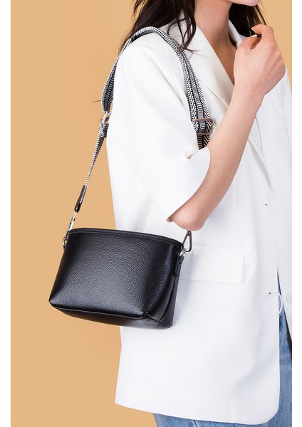 Ilk Katman Inek Derisi Kadın Çantası 2024 Bahar Yeni Stil Moda Çakıllı Deri Tek Omuz Crossbody Küçük Çanta (Yurt Dışından)