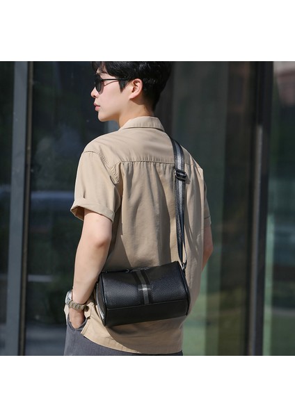 Hakiki Deri Erkek Çantası 2024 Yeni Moda Omuzdan Askili Çanta Büyük Kapasiteli Geniş Omuz Askısı Crossbody Çanta Ilk Katman Inek Derisi Yastık Çantası (Yurt Dışından)