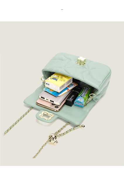 Kadınlar Için Çantalar 2024 Yeni Moda Altın Top Zincir Küçük Kare Çanta Dört Yapraklı Yonca Işlemeli Çanta Modaya Uygun Çok Yönlü Tek Omuz Crossbody Çanta (Yurt Dışından)