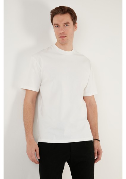 Pamuklu Relaxed Fit Sıfır Yaka T Shirt Erkek T Shirt 5905446 modelleri