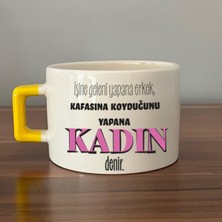 Mor Mürekkep Işine Geleni Yapana Erkek Baskılı Kadınlar Günü Sarı Kulplu C Fincan