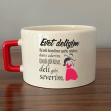 Mor Mürekkep Evet Deliyim Baskılı Kadınlar Günü Kırmızı Kulplu C Fincan