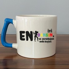 Mor Mürekkep En Iyi Dansın Baskılı Kadınlar Günü Mavi Kulplu D Kupa