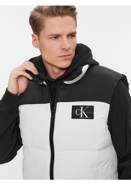 Erkek Marka Logo Detaylı Baskılı Regular Fit Kısa Kollu Beyaz Yelek J30J324665-YAF