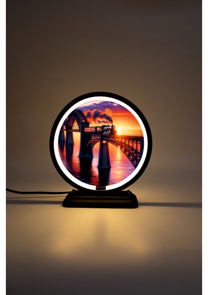 Kara Tren Temalı Dekoratif Masa Lambası