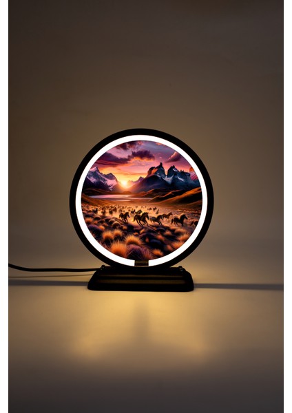 At Temalı Dekoratif Masa Lambası