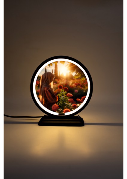 Gül ve Kadın Temalı Dekoratif Masa Lambası