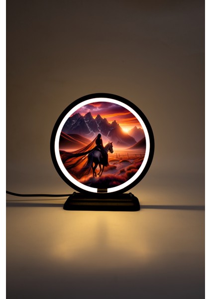 At ve Kadın Temalı Dekoratif Masa Lambası