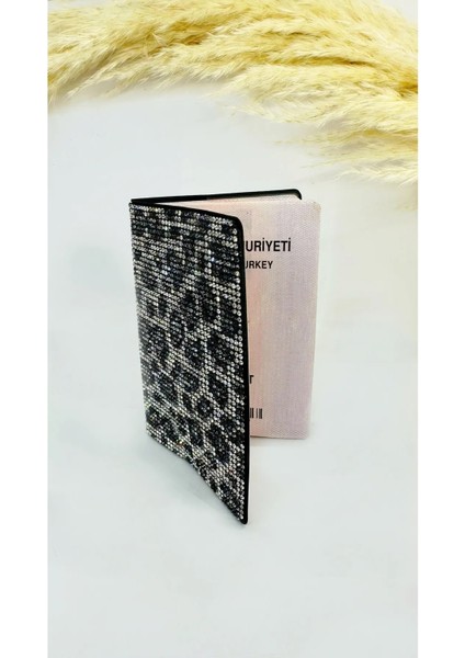 Siyah Leopar Taşlı Pasaport Kılıfı Kabı